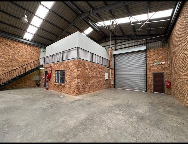 347M² WAREHOUSE TO LET IN STRIJDOMPARK